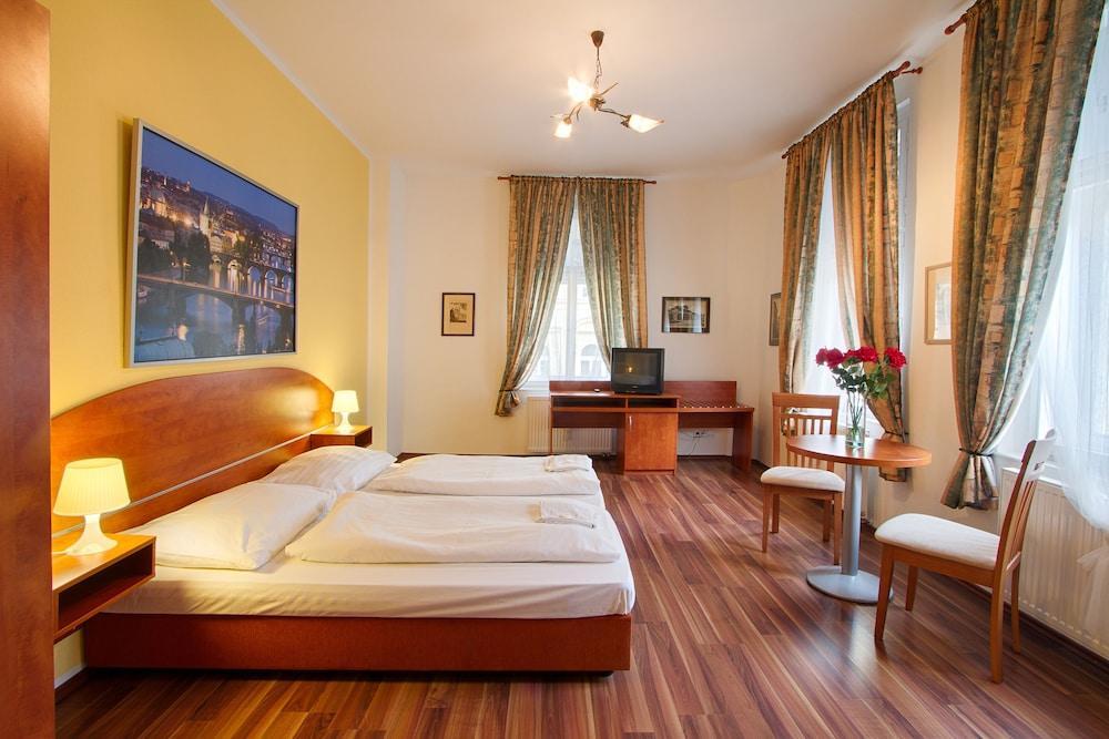 Apartment Amandment ปราก ภายนอก รูปภาพ