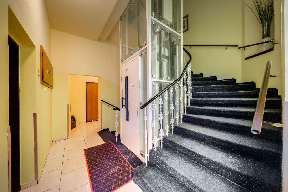 Apartment Amandment ปราก ภายนอก รูปภาพ