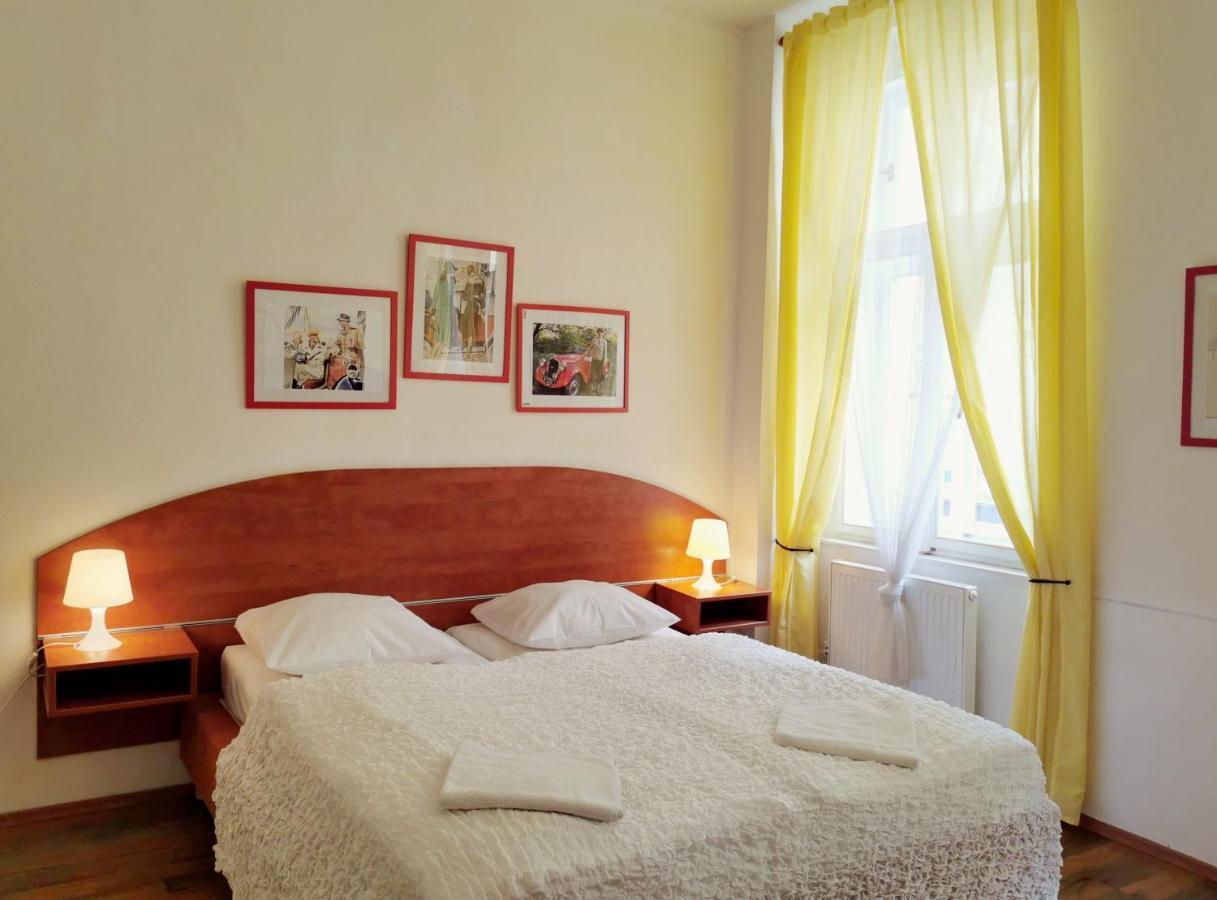 Apartment Amandment ปราก ภายนอก รูปภาพ