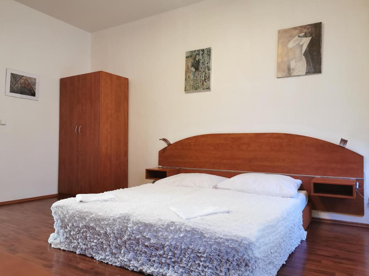 Apartment Amandment ปราก ภายนอก รูปภาพ