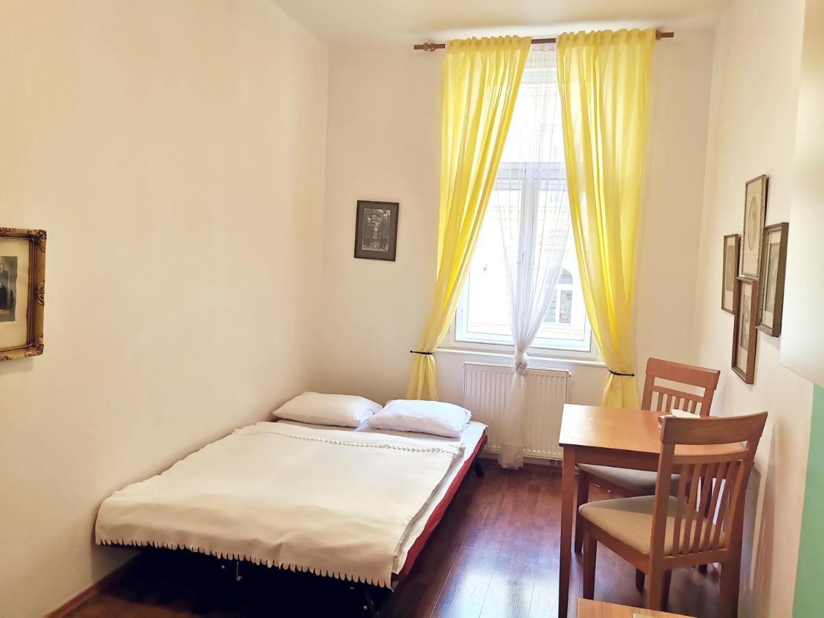 Apartment Amandment ปราก ภายนอก รูปภาพ