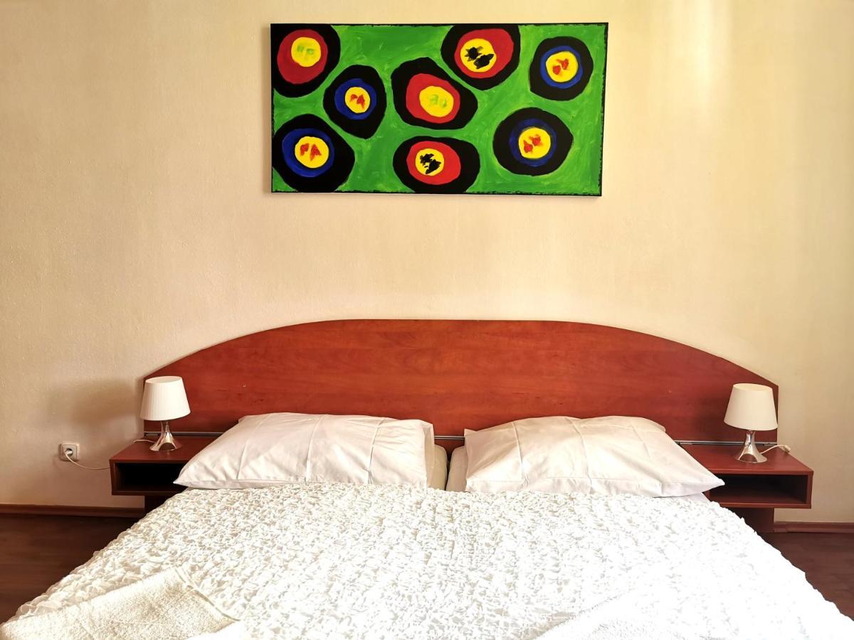 Apartment Amandment ปราก ภายนอก รูปภาพ