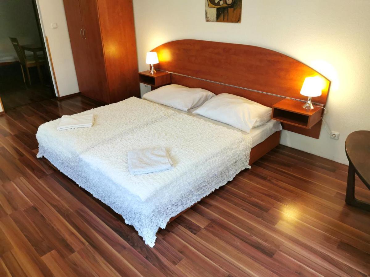 Apartment Amandment ปราก ภายนอก รูปภาพ