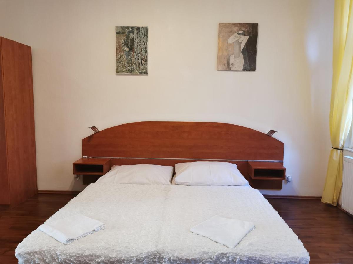 Apartment Amandment ปราก ภายนอก รูปภาพ