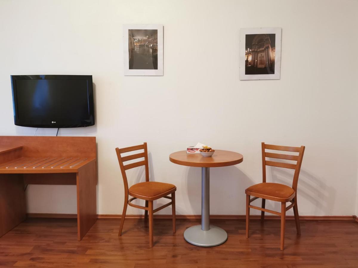 Apartment Amandment ปราก ภายนอก รูปภาพ